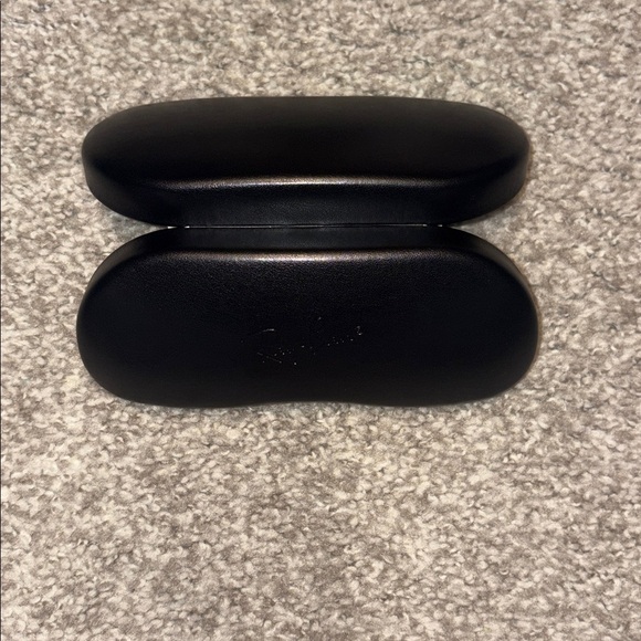 Authentic Ray-Ban Black Leather Hard shell Case - to protect glasses - Picture 3 of 7